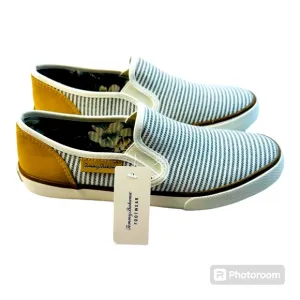 New without box Tommy Bahama Sneakers Women's Striped Canvas Slip On sz8.5