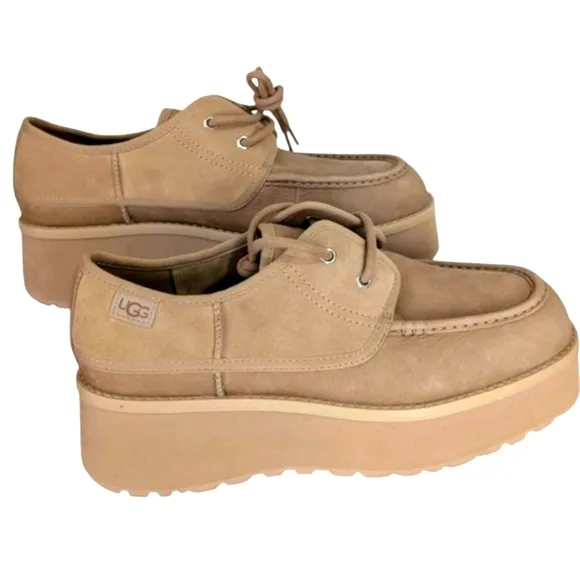 NEW....UGG Cityfunc Women Tan Shoes... Size..10