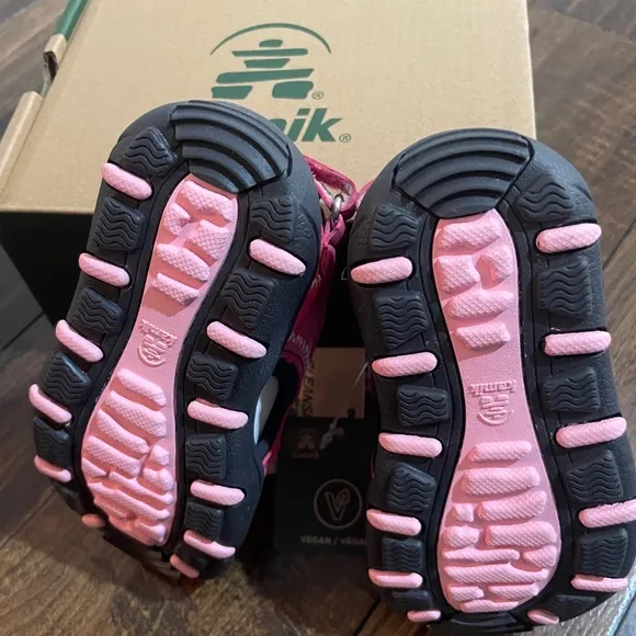 NIB Kamik Water Shoes Sea Turtle Pink Size 6