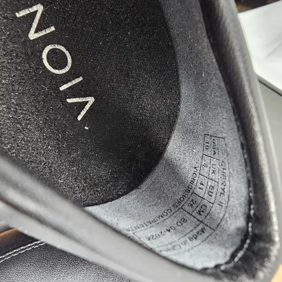 NIB Vionic Cheryl II Penny Loafer Shoes Lug Sole Slip-On Comfy Leather Black 10