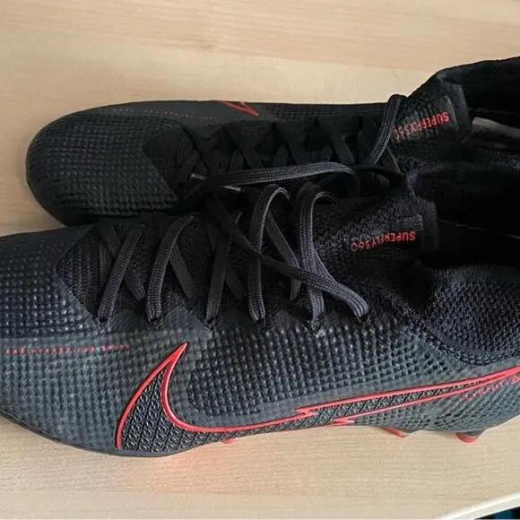 Nike 6.5 Soccer Cleats Shoes Black Red Sports Runners Athletic Summer Footwear 6