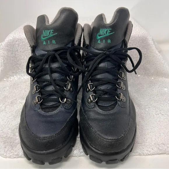Nike Air ACG Tumalo ll Mid Top Hiking Boots women’s size 7.5
