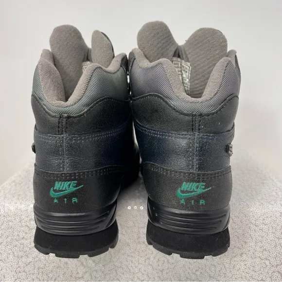 Nike Air ACG Tumalo ll Mid Top Hiking Boots women’s size 7.5