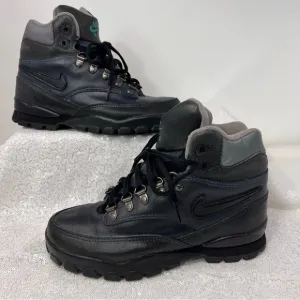Nike Air ACG Tumalo ll Mid Top Hiking Boots women’s size 7.5