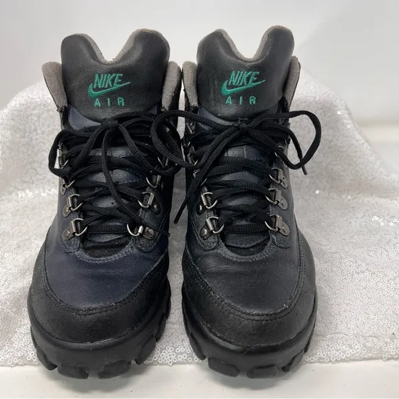 Nike Air ACG Tumalo ll Mid Top Hiking Boots women’s size 7.5