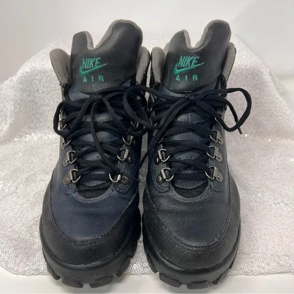 Nike Air ACG Tumalo ll Mid Top Hiking Boots women’s size 7.5
