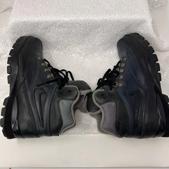 Nike Air ACG Tumalo ll Mid Top Hiking Boots women’s size 7.5
