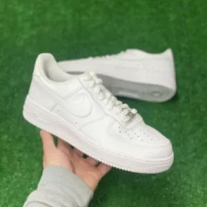 Nike Air Force 1  07 Low Womens Casual Shoes White DD8959-100 VNDS Size 9.5