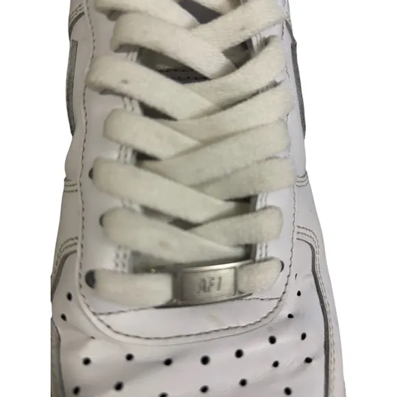 Nike Air Force 1 07 Triple White Casual Lifestyle Sneakers CW2288-111 Size 8.5