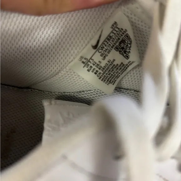 Nike Air Force 1 07 Triple White Casual Lifestyle Sneakers CW2288-111 Size 8.5