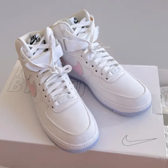 Nike Air Force 1, High Tops, Nike By You, blank canvas sneakers.