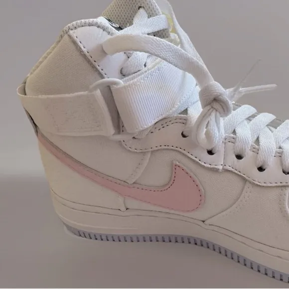 Nike Air Force 1, High Tops, Nike By You, blank canvas sneakers.