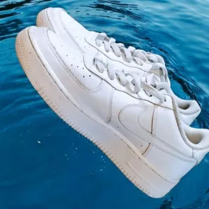 NIKE AIR FORCE 1 LOW LE YOUTH 7Y DH2920-111 LEATHER  CHRISTMAS GIFT UNISEX 8