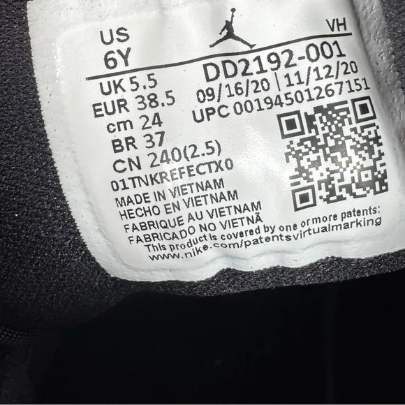 Nike Air Jordan 1 Mid GS SE Carbon Fiber Sneakers Black White 6Y DD2192-001