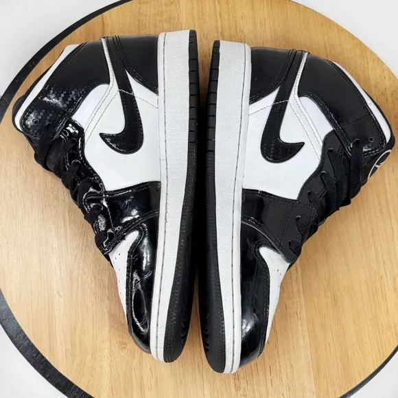 Nike Air Jordan 1 Mid GS SE Carbon Fiber Sneakers Black White 6Y DD2192-001