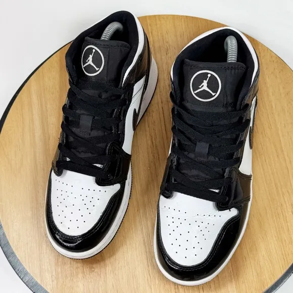 Nike Air Jordan 1 Mid GS SE Carbon Fiber Sneakers Black White 6Y DD2192-001