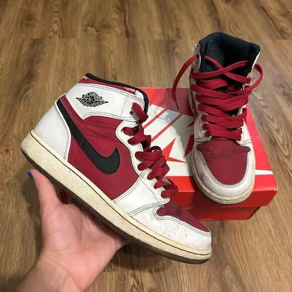 NIKE air jordan 1 retro carmine mid top shoes sneakers size 4.5Y