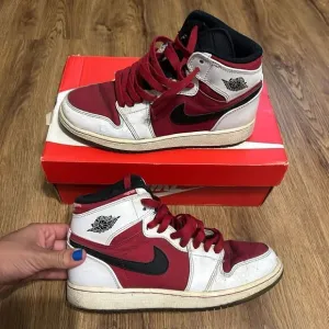 NIKE air jordan 1 retro carmine mid top shoes sneakers size 4.5Y