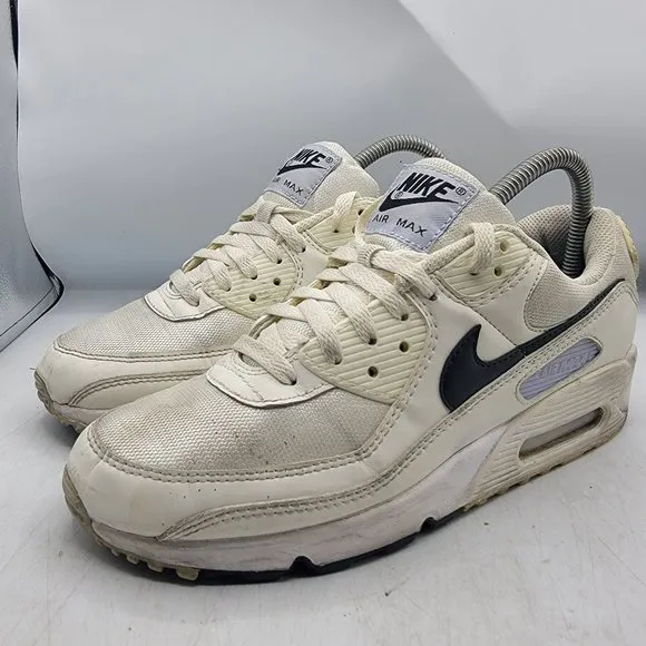 Nike Air Max 90 Womens 8.5 White Sail Ghost Running Shoes Athletic CZ6221-100