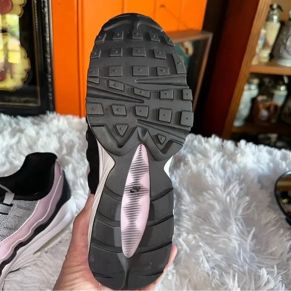 Nike air Max 95 Premium Gray Purple Excellence like new condition Sz 7 women’s