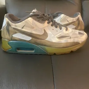 Nike Air Max Camo Sneakers