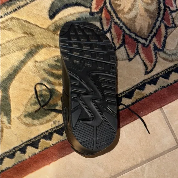 Nike Air Max size 6Y Black Sneakers