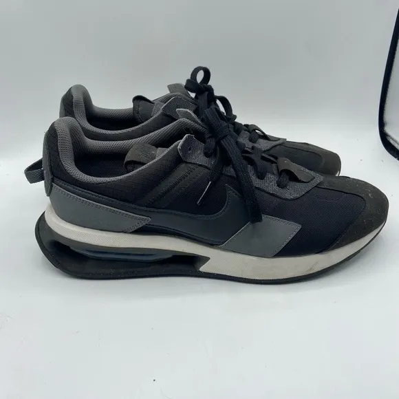 Nike Air Men's Black and Gray Athletic Shoes