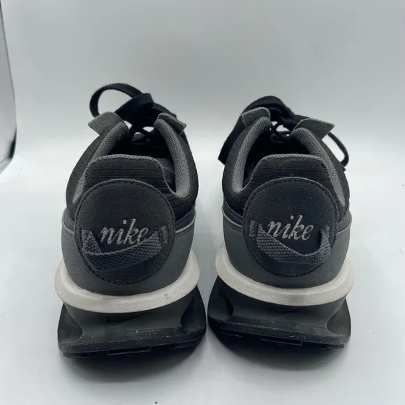 Nike Air Men's Black and Gray Athletic Shoes