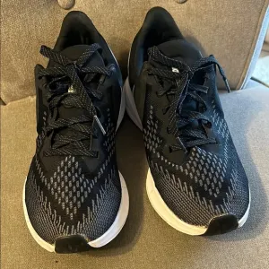 Nike Air Zoom Winflo Black Womens  Size 9.5