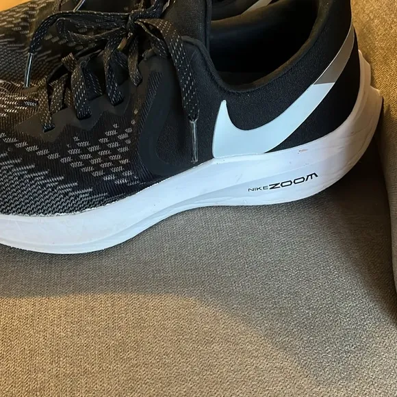 Nike Air Zoom Winflo Black Womens  Size 9.5