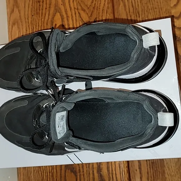 Nike Airmax 270 React