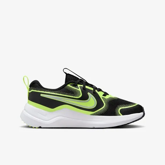 NIKE BIG KIDS GIRLS GREEN COSMIC RUNNING SHOES US 7Y/ UK6/ EUR40