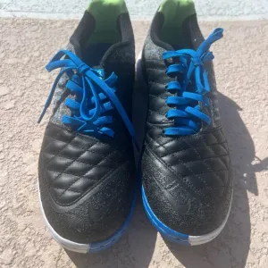 Nike Black and Blue Men's Athletic Shoes