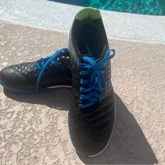 Nike Black and Blue Men's Athletic Shoes