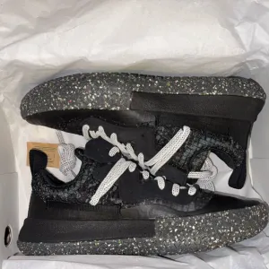 Nike Black and Gray Athletic Sneakers with Modern Design