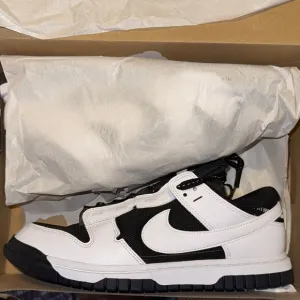Nike Black and White Athletic Shoes for Performance