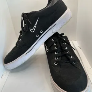 Nike Black and White Sneakers with Thick Sole and Canvas Upper
