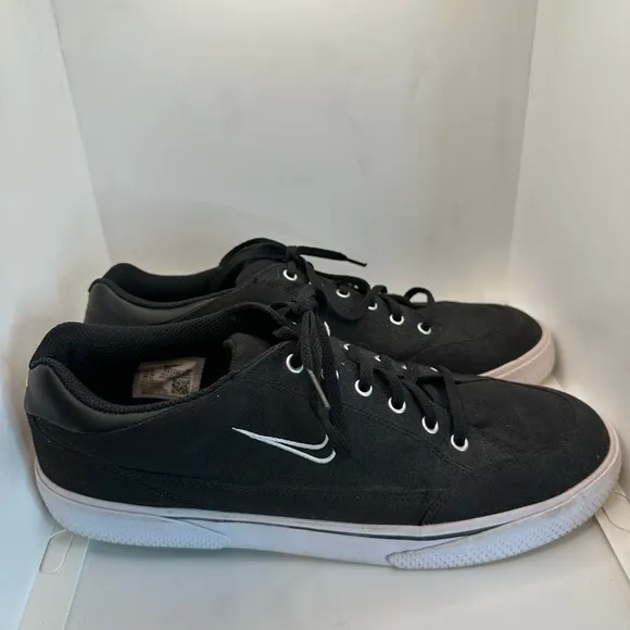 Nike Black and White Sneakers with Thick Sole and Canvas Upper