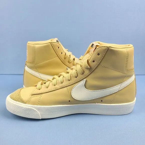 Nike Blazer Mid 77' VNTG Womens Size 8.5 Canvas Butter Tan Sneakers CZ1055-700