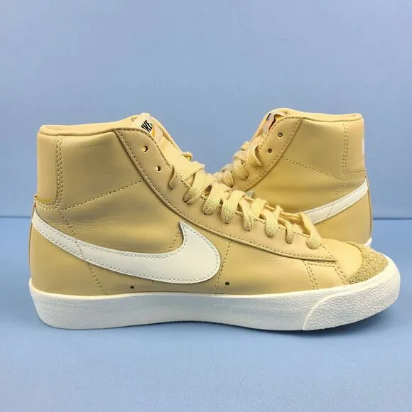 Nike Blazer Mid 77' VNTG Womens Size 8.5 Canvas Butter Tan Sneakers CZ1055-700