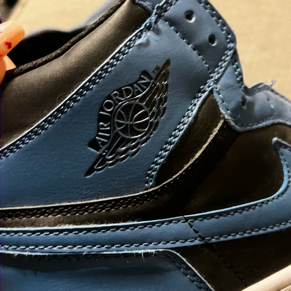 Nike Blue and Black Athletic Shoes High-Top Design