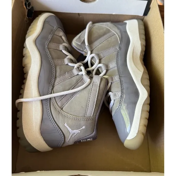 Nike Boys Air Jordan 11 Retro 378039-005 Gray Basketball Shoes Sneakers Size 2Y
