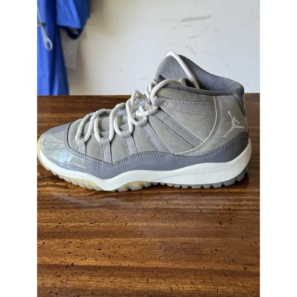 Nike Boys Air Jordan 11 Retro 378039-005 Gray Basketball Shoes Sneakers Size 2Y
