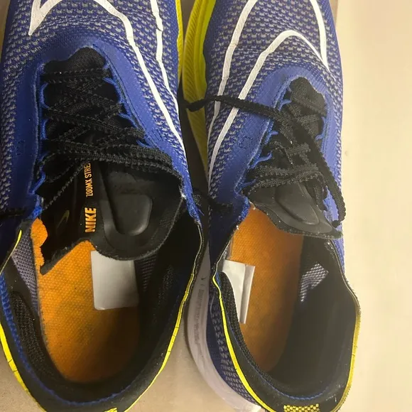 Nike D-6566-401 Athletic Shoes size 9-great preowned shape! Vibrant