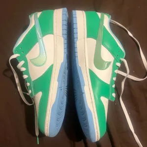 Nike Dunk Low Green Shock fits women size 12.5 preowned