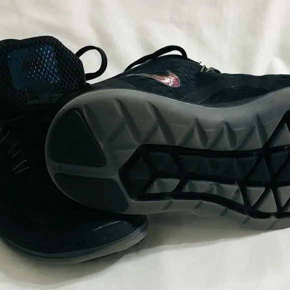 Nike Flex sneakers 2017 RN BTS sneakers lace up black. 7.5