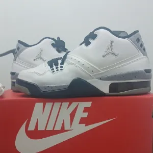 Nike Jordan 23 Youth White and Black Sneakers