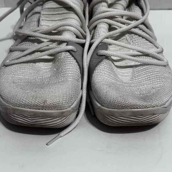 Nike KD Men's White and Gray Basketball Shoes size 15