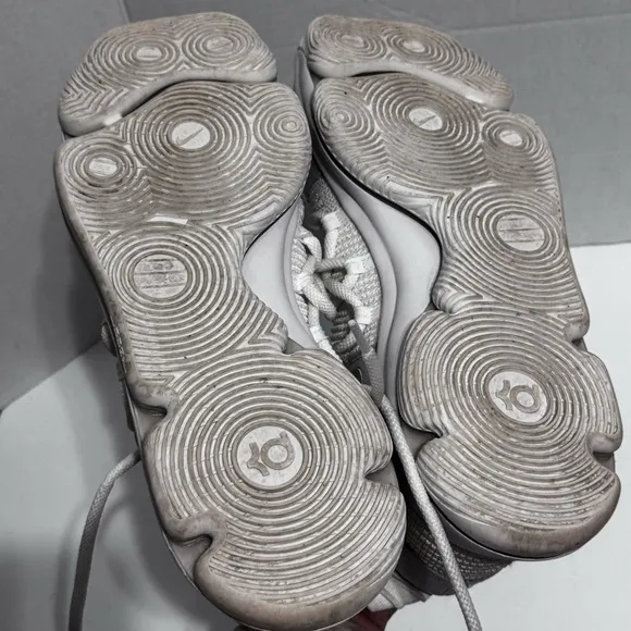 Nike KD Men's White and Gray Basketball Shoes size 15