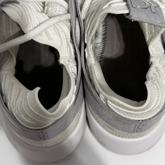 Nike KD Men's White and Gray Basketball Shoes size 15